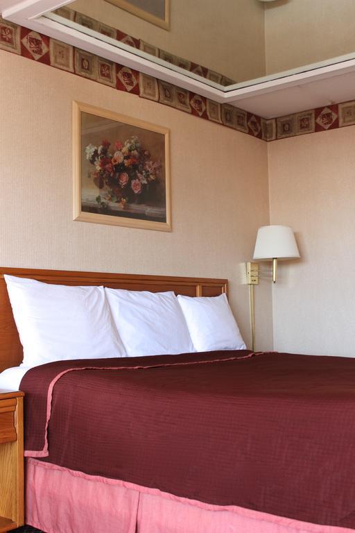 Regency Inn Richmond Dumbarton Ngoại thất bức ảnh